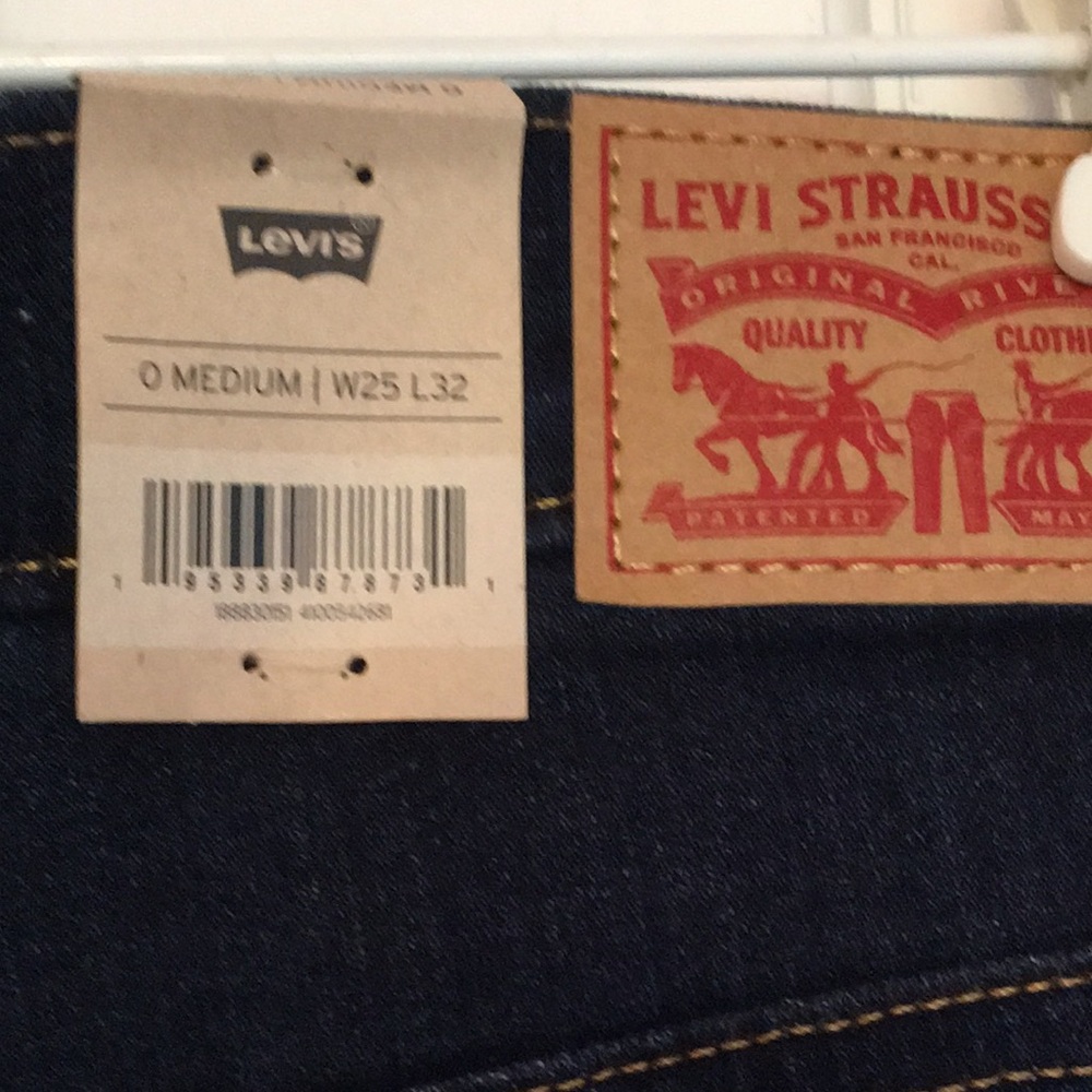Levi jeans 724 high rise straight leg NWT